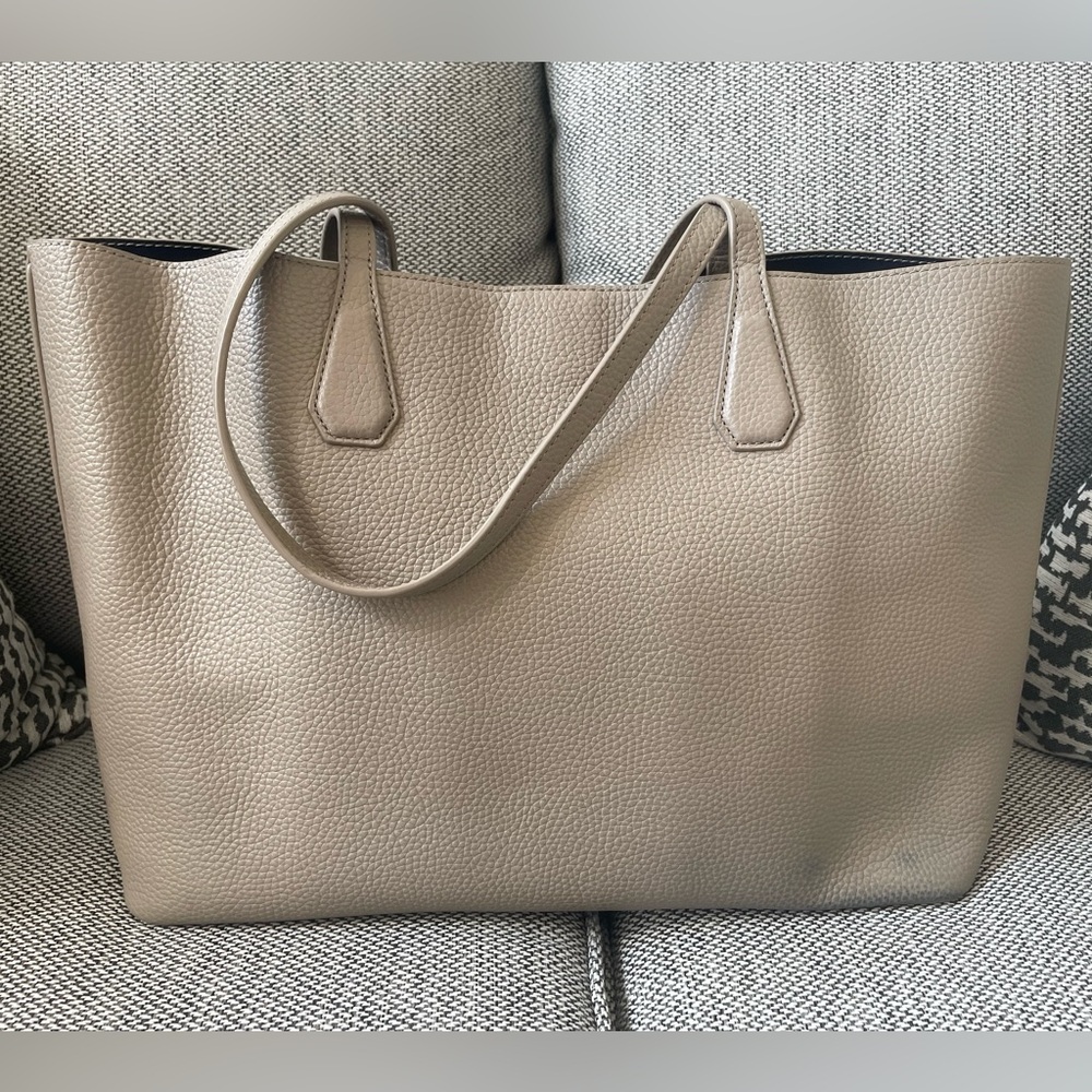 Tory Burch Perry Pebbled Leather Tote in French Gray - Picture 3 of 9